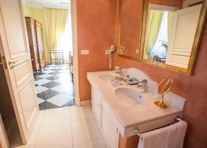 Hotel De La Palmera 4*